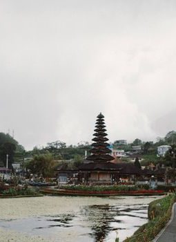 Menggali Kembali Kejayaan Bali: Melacak Jejak Sejarah Raja-Raja Kuno